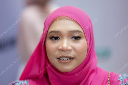 NUR WAHIDAH