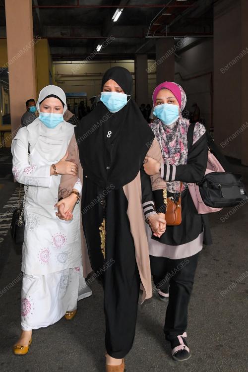 JENAZAH MANGSA HELIKOPTER TERHEMPAS 