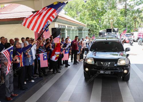 FAHMI FADZIL