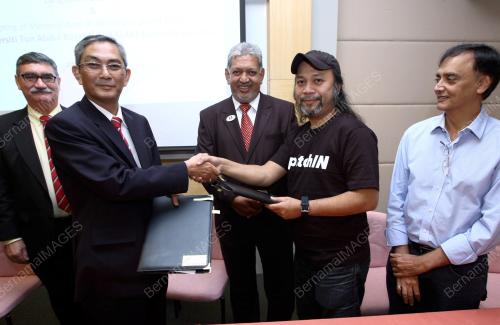 KL22_10112014_UNIRAZAK