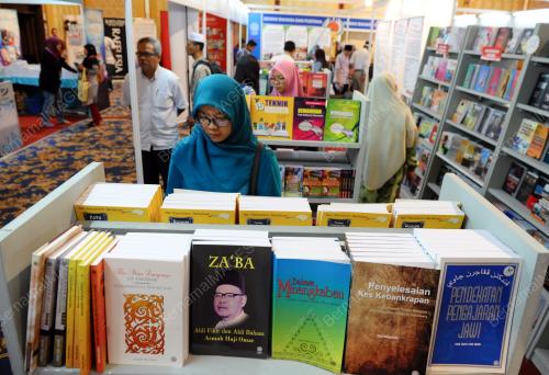 KL22_10122014_EXPO_BUKU