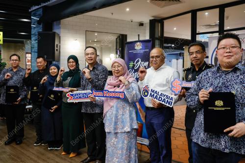 SENATOR FUZIAH SALLEH