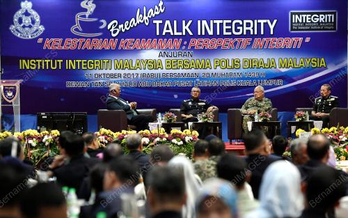 KL22_11102017_POLIS_BN201710108076