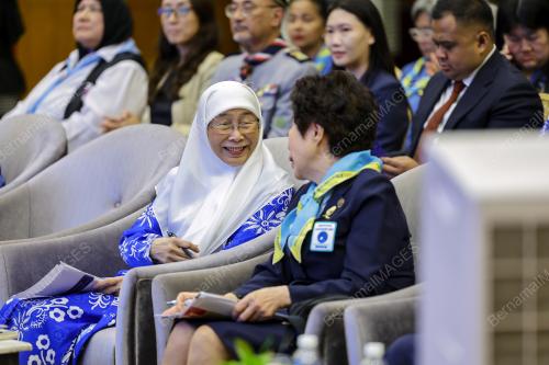 DATUK SERI DR WAN AZIZAH WAN ISMAIL