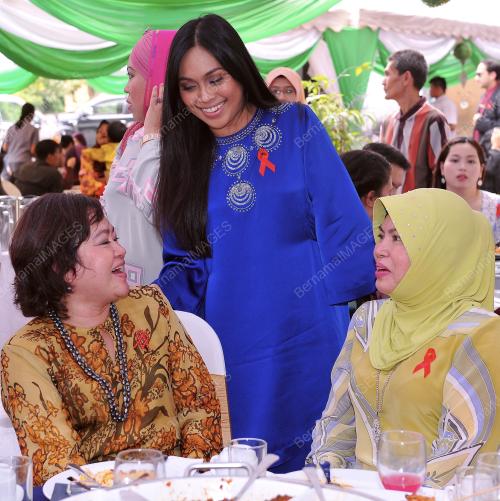 KL22_12092012_AIDS