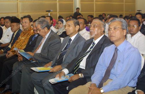 AWANG ADEK HUSSEIN