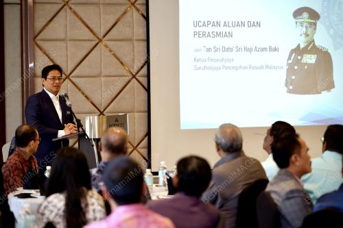 TAN SRI AZAM BAKI