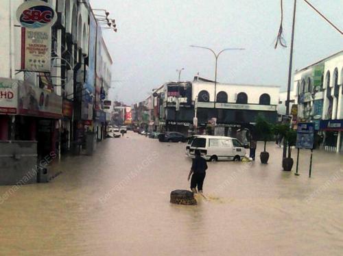 KL22_12112014_BANJIR