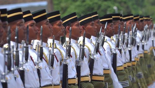 KL22_13022009_AGONG_BN201705052556