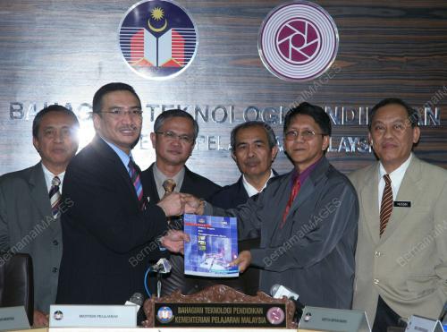 HISHAMMUDDIN TUN HUSSEIN
