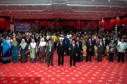 DATUK IDRIS AHMAD