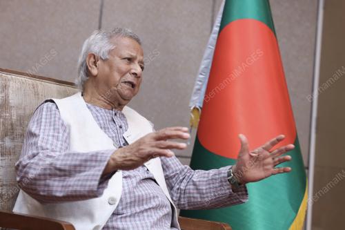 DR MUHAMMAD YUNUS