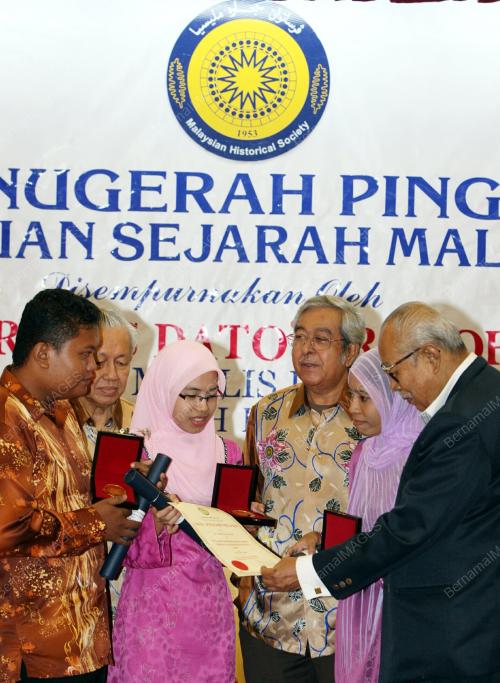 DR. MOHD TAIB OSMAN