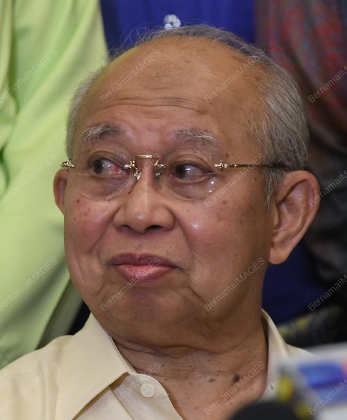 KL22_16062018_RAZALEIGH
