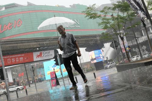KL22_16092019_HUJAN