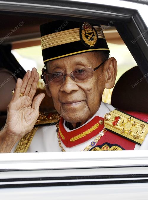 KL22_16112016_AGONG_ATM
