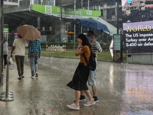 TINJAUAN HUJAN LEBAT SEKITAR KUALA LUMPUR