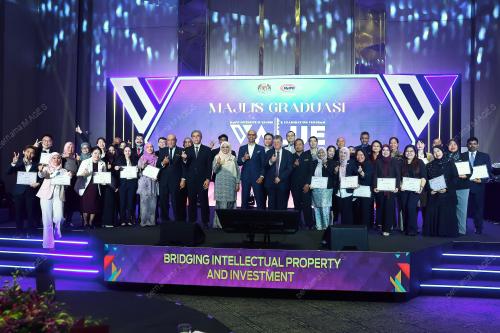 KL22_16122025_GRADUASI