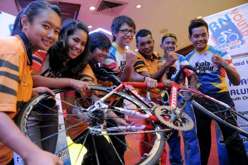 KL22_17012012_YOUTH