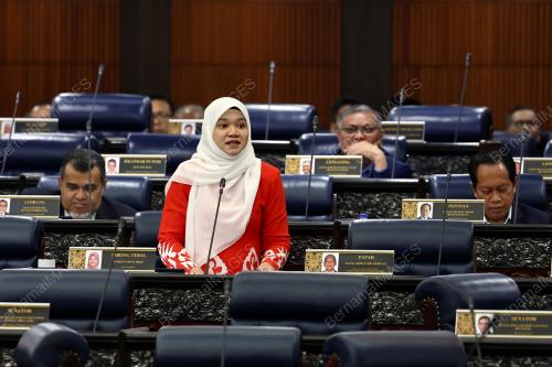 FADHLINA SIDEK