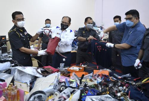 KPDNHEP WPKL LUPUS BARANGAN RAMPASAN BERNILAI RM2.4 JUTA