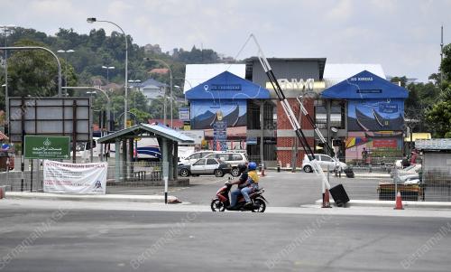 TINJAUAN TAPAK BAZAR RAMADAN YANG DITUTUP BERIKUTAN PKP