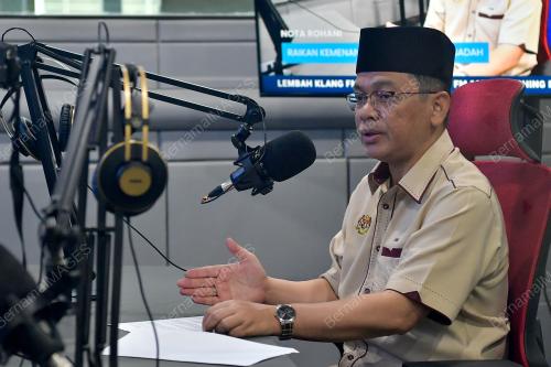 DATUK MOHD NA'IM MOKHTAR