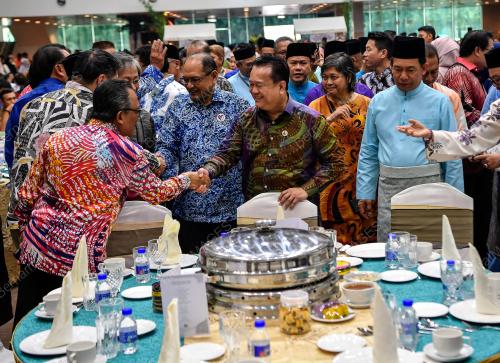 DATUK SERI ALEXANDER NANTA LINGGI