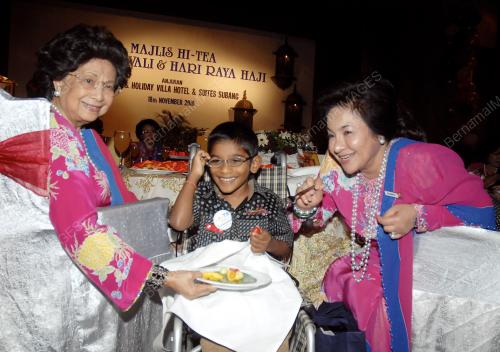 DATIN SERI ROSMAH MANSOR
