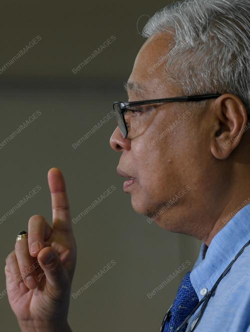 DATUK SERI ISMAIL SABRI YAAKOB
