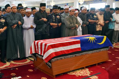 ALLAHYARHAM TUN HANIF OMAR