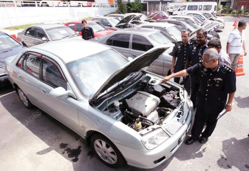 CURI KERETA