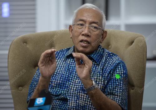 DATUK SERI MAHDZIR KHALID