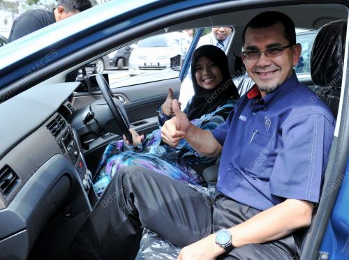 KL22_21042012_PROTON_SHOWROOM