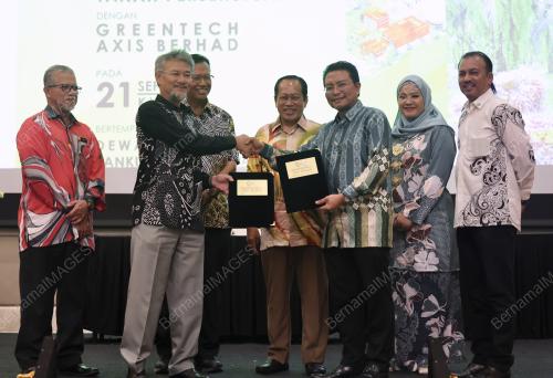 DATUK SERI AHMAD MASLAN