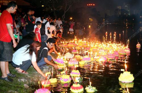 LOY KRATHONG