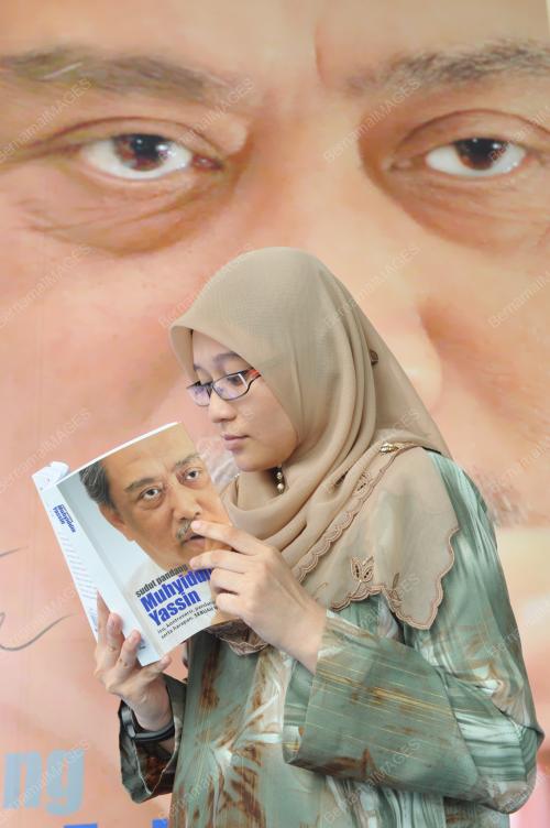 BUKU 'SUDUT PANDANG MUHYIDDIN YASSIN'