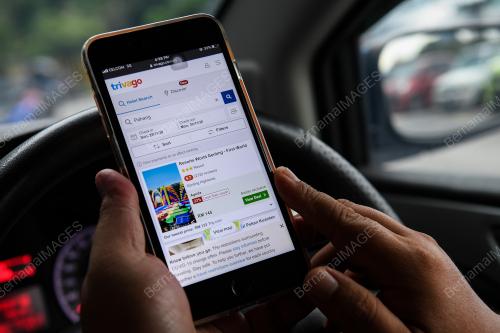 GELEMBUNG HIJAU PERJALANAN DOMESTIK