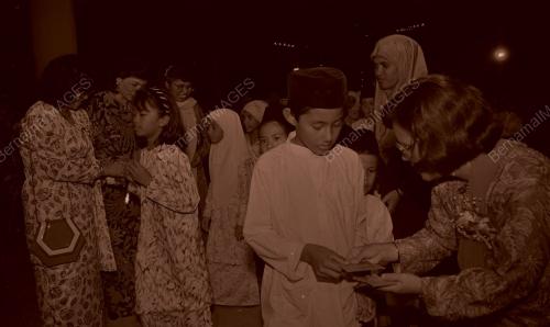 RAFIDAH AZIZ BERBUKA PUASA MALAM TUJUH LIKUR