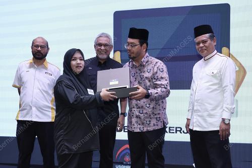 SENATOR DR ZULKIFLI HASAN
