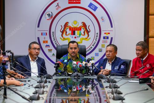 DATUK ASYRAF WAJIDI DUSUKI