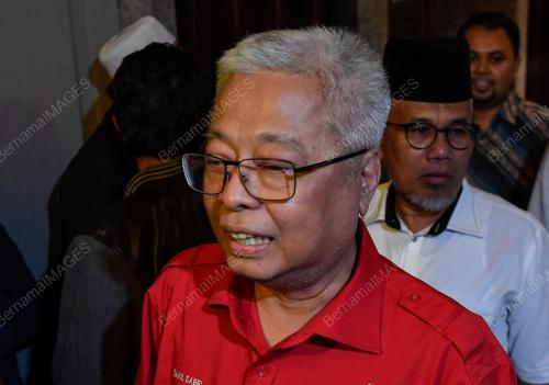 DATUK SERI ISMAIL SABRI YAAKOB
