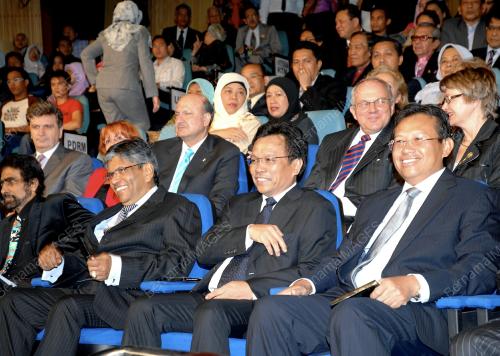 AHMAD SHABERY CHEEK