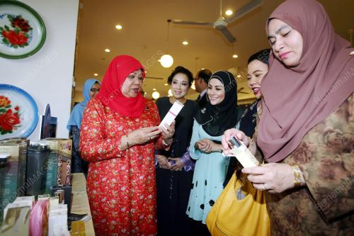 KL22_24012017_FIESTA_WANITA