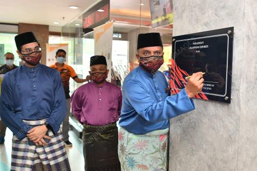 DATUK SERI REEZAL MERICAN NAINA MERICAN