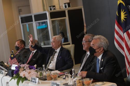 DATUK SERI ISMAIL SABRI YAAKOB