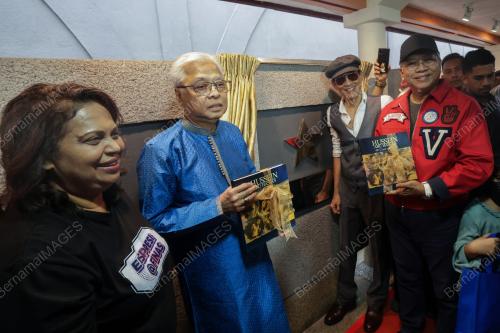 DATUK SERI ISMAIL SABRI YAAKOB