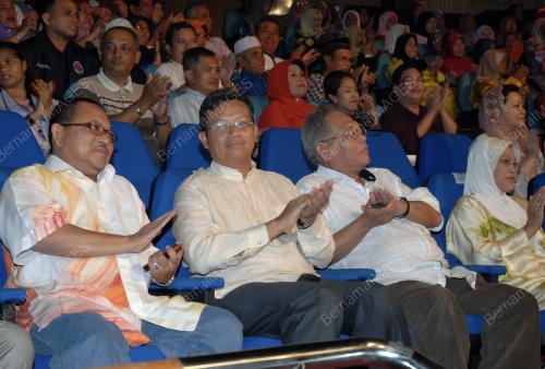 AHMAD SHABERY CHEEK