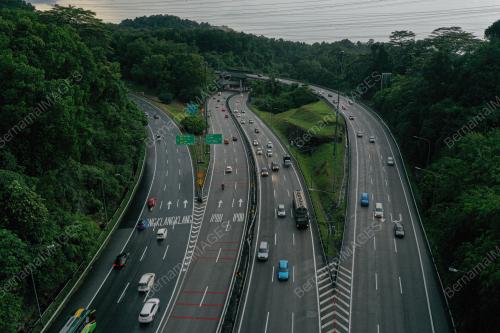 TINJAUAN ALIRAN TRAFIK LEBUHRAYA