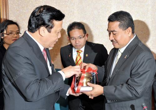 KL22_25072013_PARLIMEN